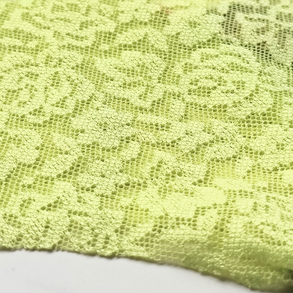 NWT PINK VICTORIA'S SECRET NO-SHOW SOFT LACE THONG PANTY IN GREEN SPRING SIZE SM - Picture 4 of 6